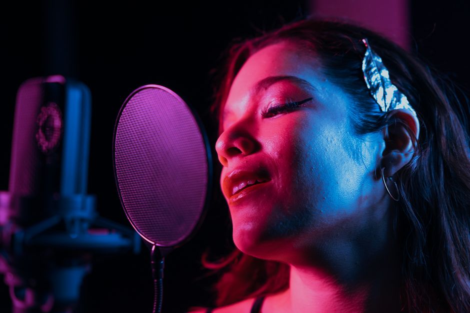 Lagu Ini Bikin Kamu Tetap Tersenyum!